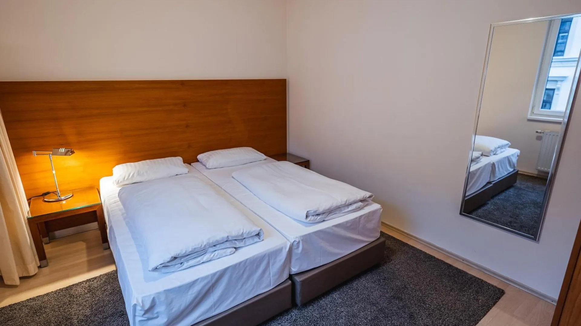 Eqbase Vienna City Apartments 0*,